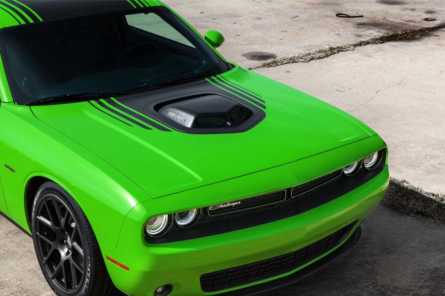  Dodge Challenger R/T Shaker 2015 года  (фото 36 из 54)